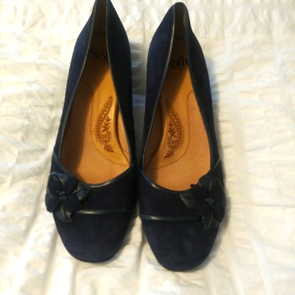 Sofft navy blue pumps